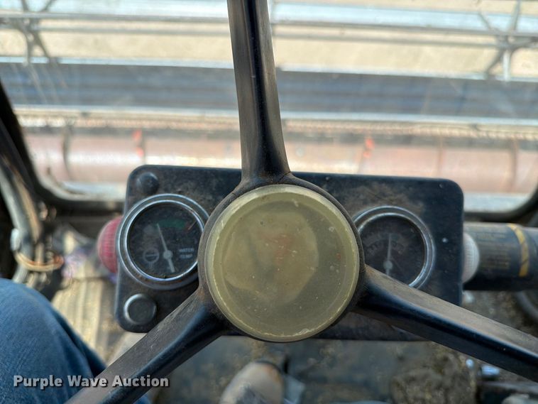 image for item MZ9738 Gleaner L combine