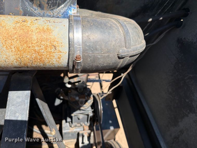 image for item MZ9738 Gleaner L combine