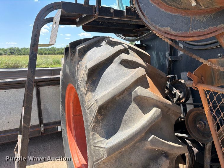 image for item MZ9738 Gleaner L combine