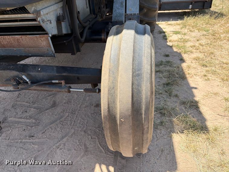 image for item MZ9738 Gleaner L combine