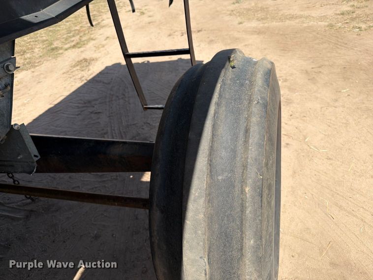 image for item MZ9738 Gleaner L combine