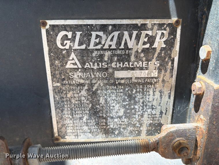 image for item MZ9738 Gleaner L combine