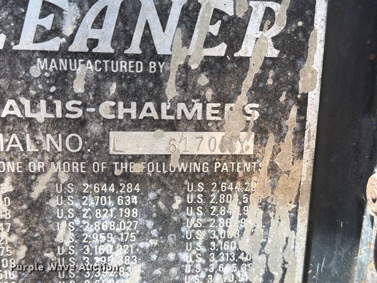 image for item MZ9738 Gleaner L combine