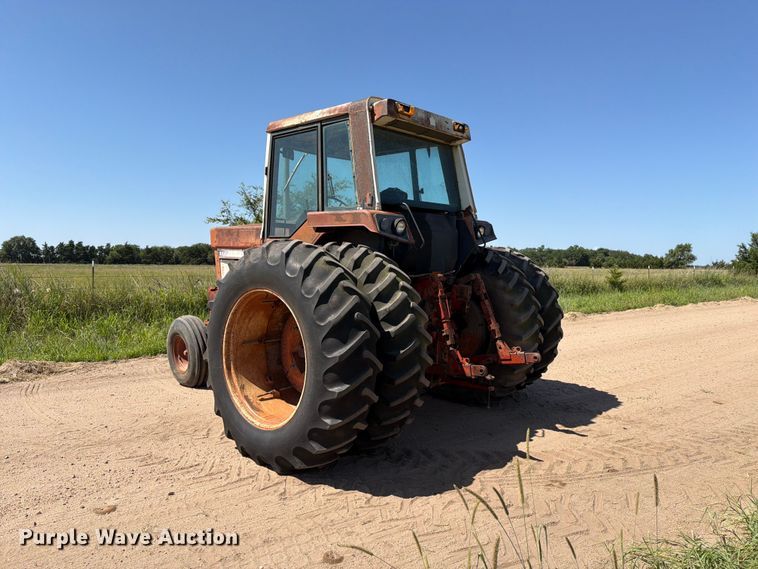 image for item MZ9739 International Harvester 986 tractor