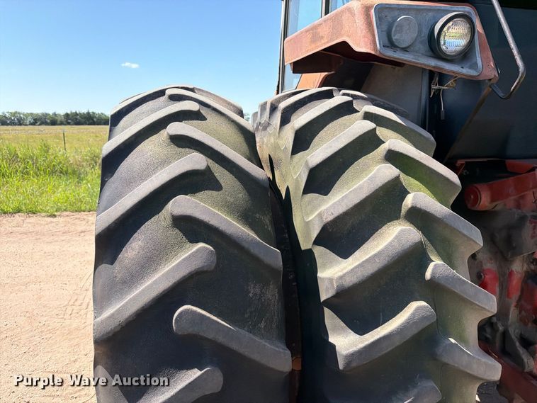 image for item MZ9739 International Harvester 986 tractor