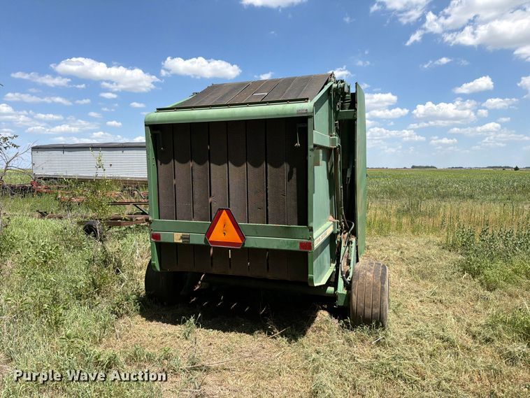 image for item MZ9740 John Deere 530 round baler