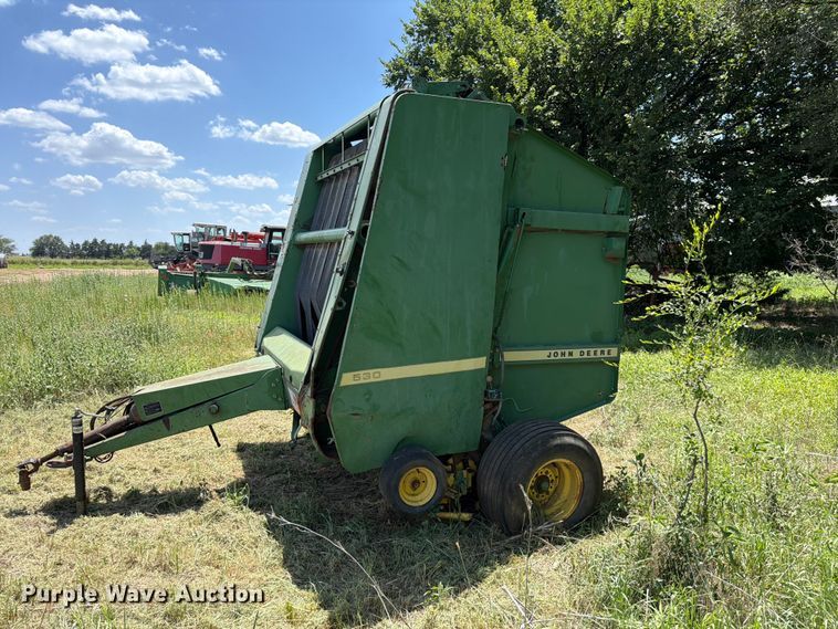 image for item MZ9740 John Deere 530 round baler
