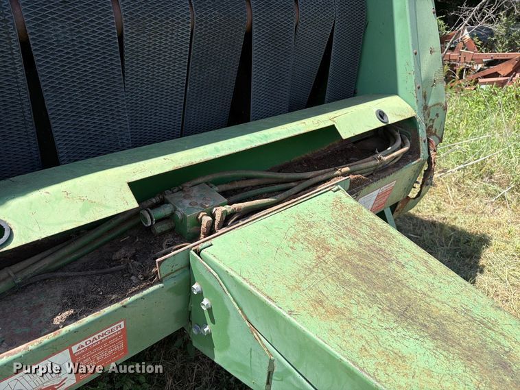 image for item MZ9740 John Deere 530 round baler