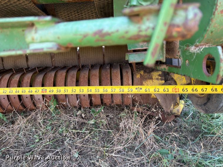 image for item MZ9740 John Deere 530 round baler