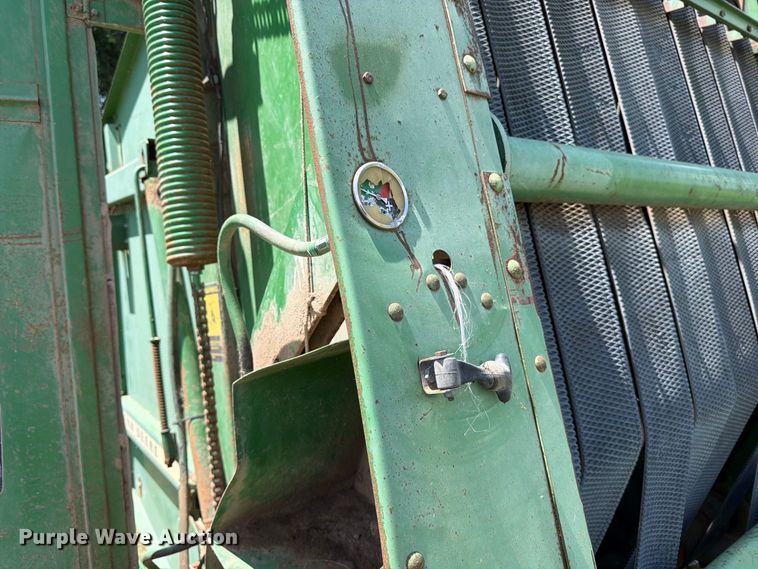 image for item MZ9740 John Deere 530 round baler