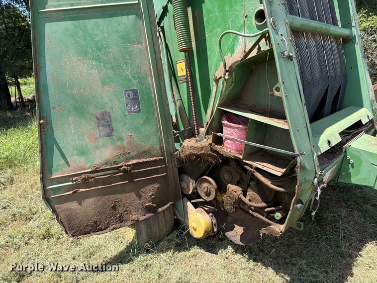 image for item MZ9740 John Deere 530 round baler