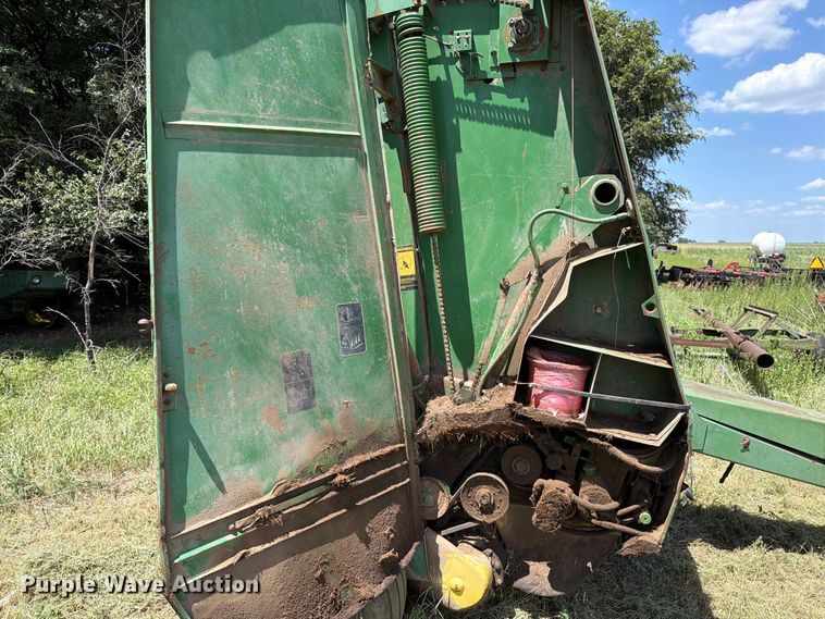 image for item MZ9740 John Deere 530 round baler