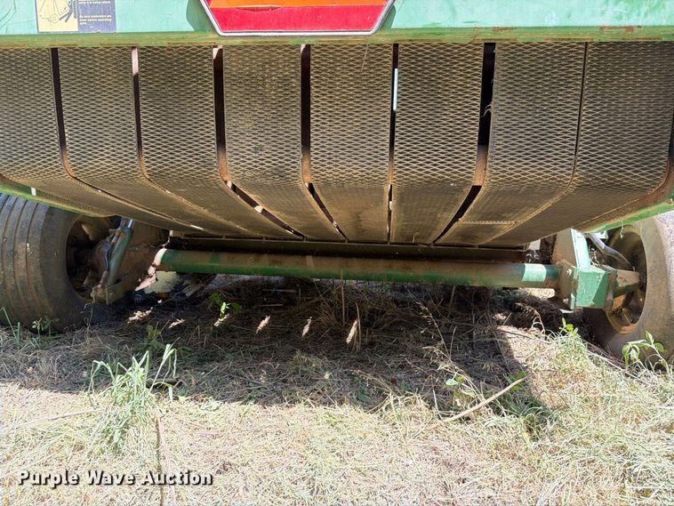 image for item MZ9740 John Deere 530 round baler