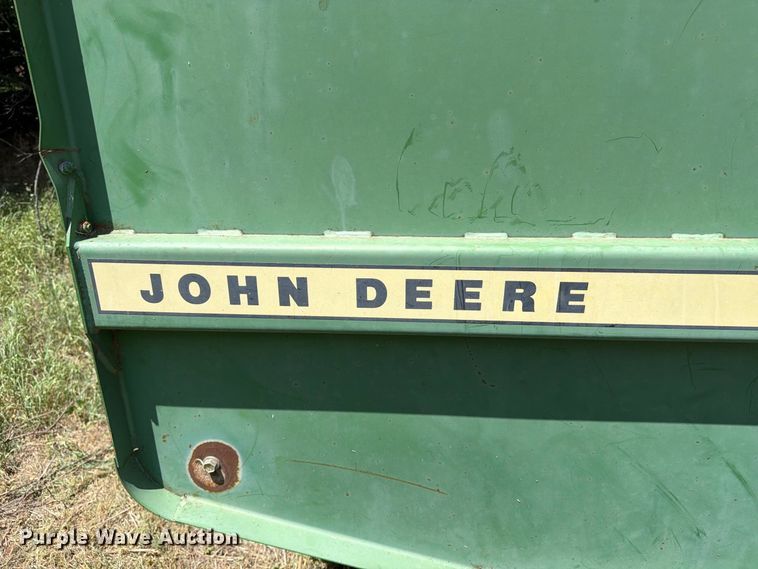 image for item MZ9740 John Deere 530 round baler