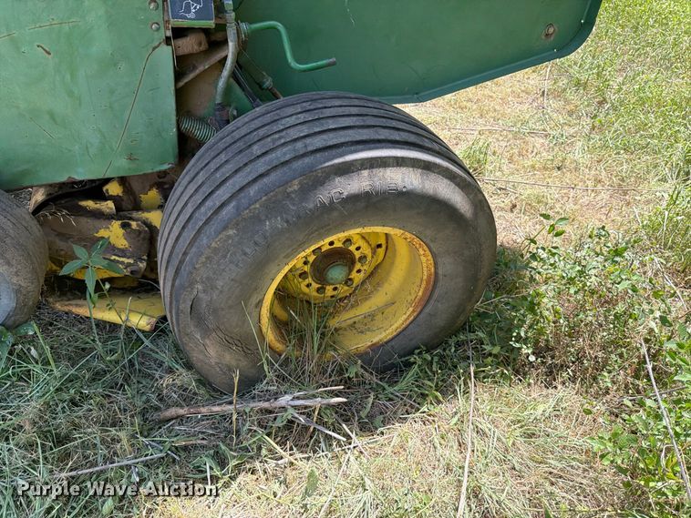 image for item MZ9740 John Deere 530 round baler