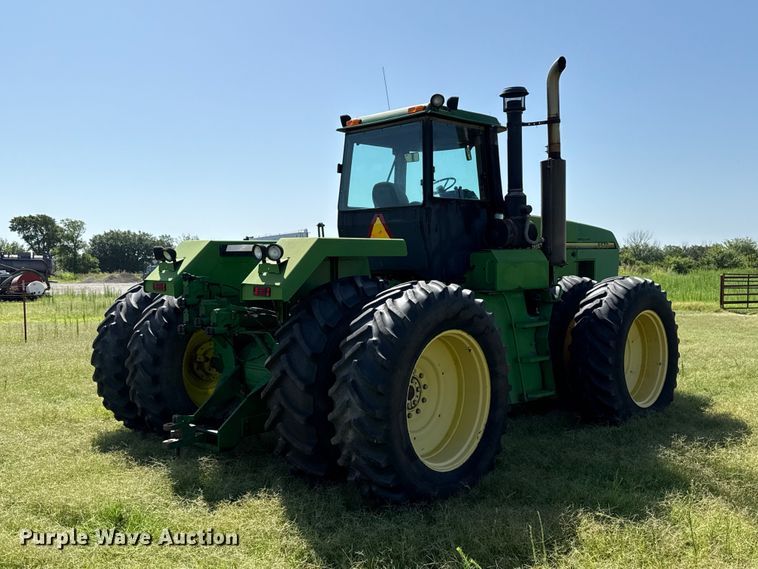 image for item NK9247 1994 John Deere 8570 4WD tractor