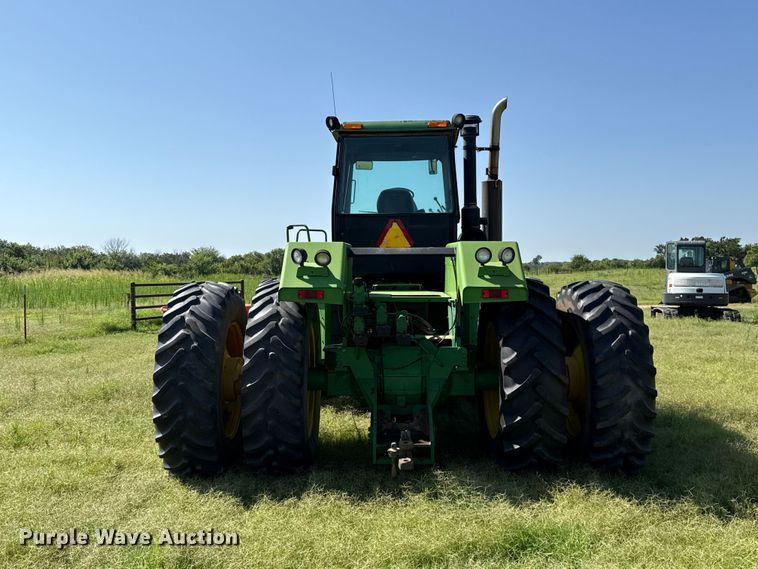 image for item NK9247 1994 John Deere 8570 4WD tractor