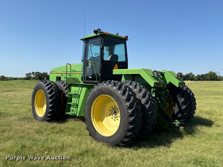 image for item NK9247 1994 John Deere 8570 4WD tractor