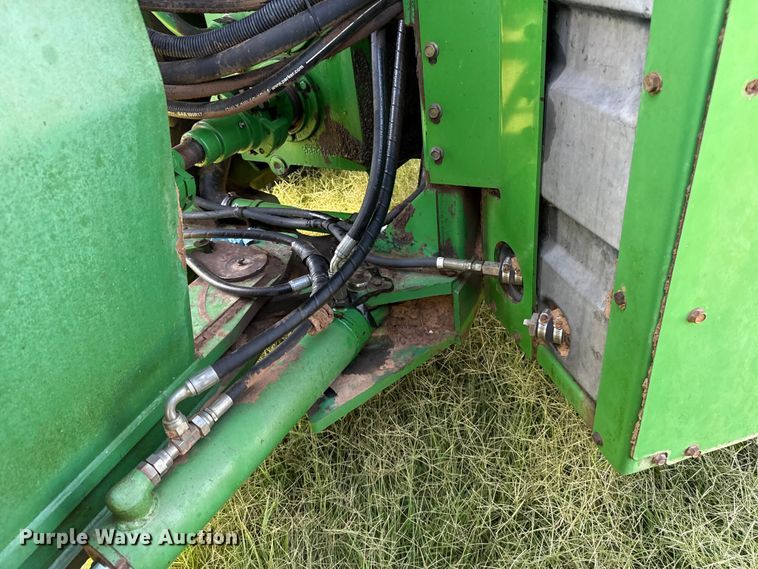 image for item NK9247 1994 John Deere 8570 4WD tractor