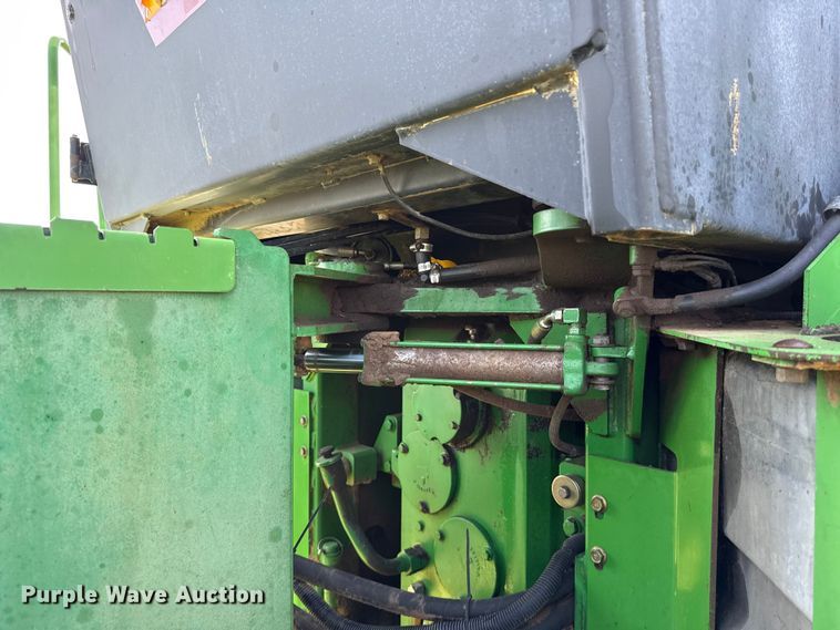 image for item NK9247 1994 John Deere 8570 4WD tractor