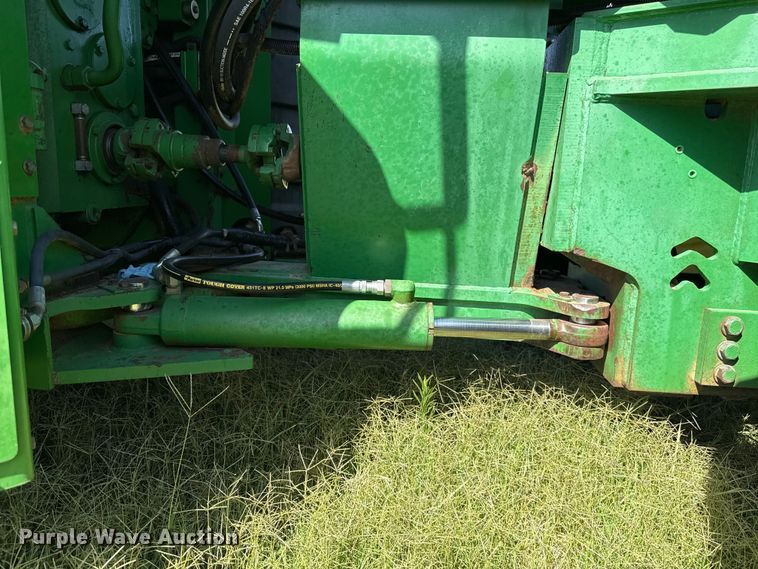 image for item NK9247 1994 John Deere 8570 4WD tractor