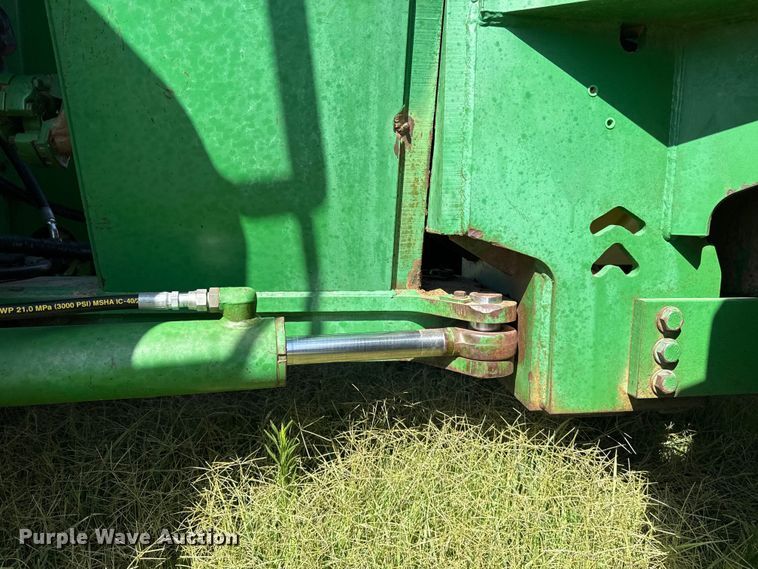 image for item NK9247 1994 John Deere 8570 4WD tractor