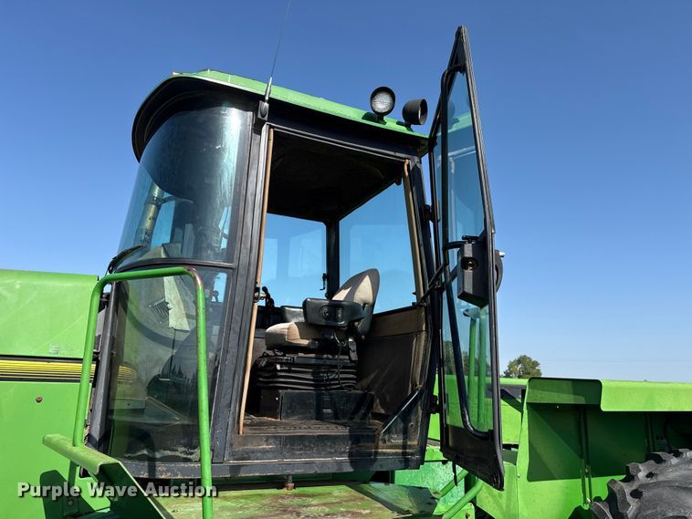 image for item NK9247 1994 John Deere 8570 4WD tractor