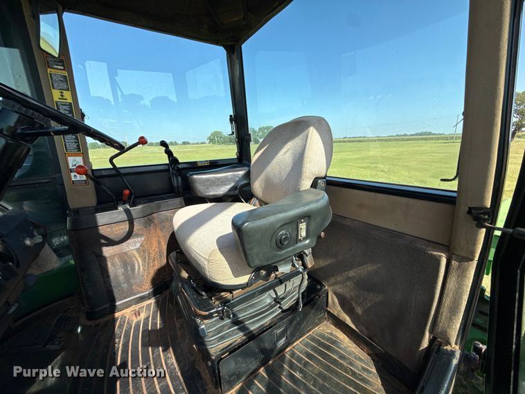 image for item NK9247 1994 John Deere 8570 4WD tractor
