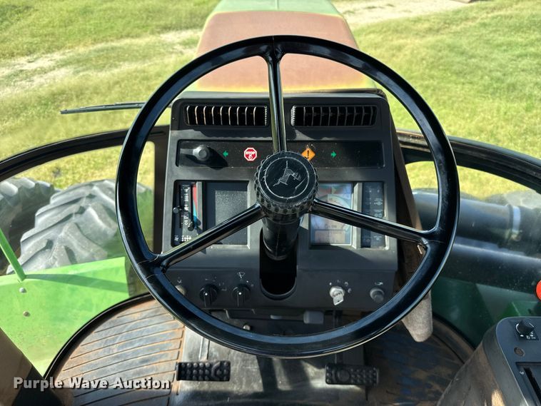 image for item NK9247 1994 John Deere 8570 4WD tractor
