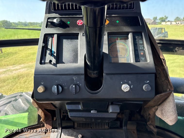 image for item NK9247 1994 John Deere 8570 4WD tractor