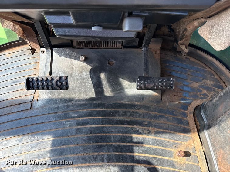 image for item NK9247 1994 John Deere 8570 4WD tractor