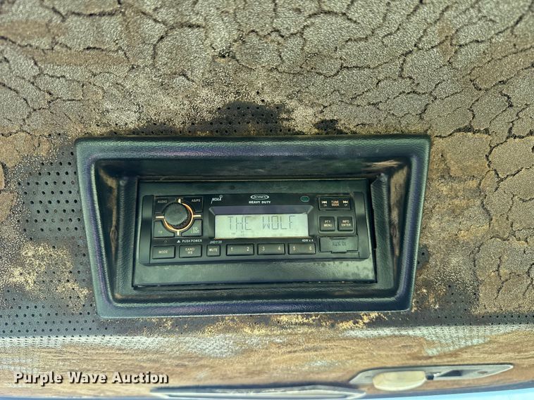 image for item NK9247 1994 John Deere 8570 4WD tractor