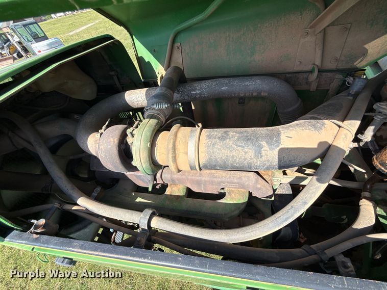 image for item NK9247 1994 John Deere 8570 4WD tractor