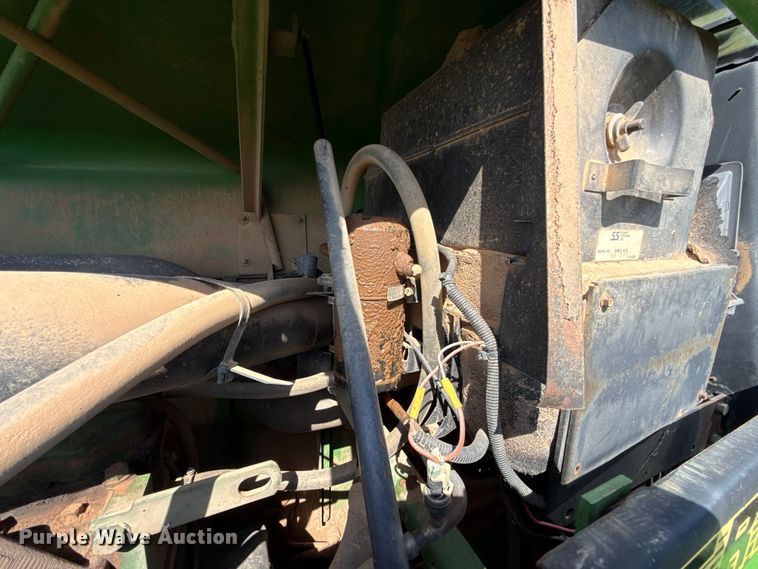 image for item NK9247 1994 John Deere 8570 4WD tractor