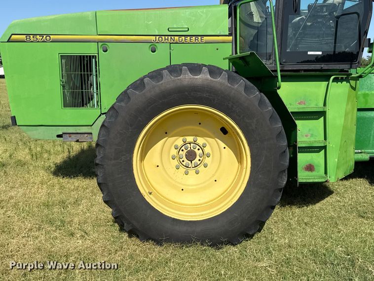 image for item NK9247 1994 John Deere 8570 4WD tractor