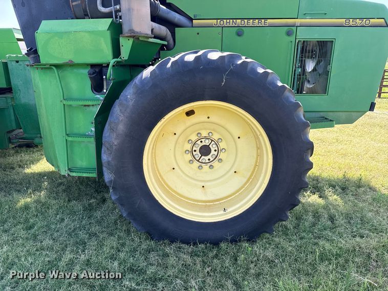 image for item NK9247 1994 John Deere 8570 4WD tractor