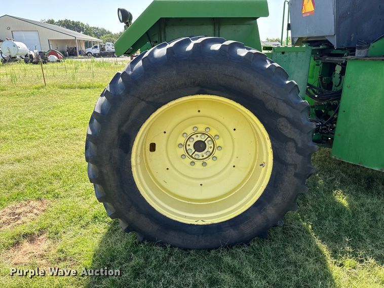 image for item NK9247 1994 John Deere 8570 4WD tractor