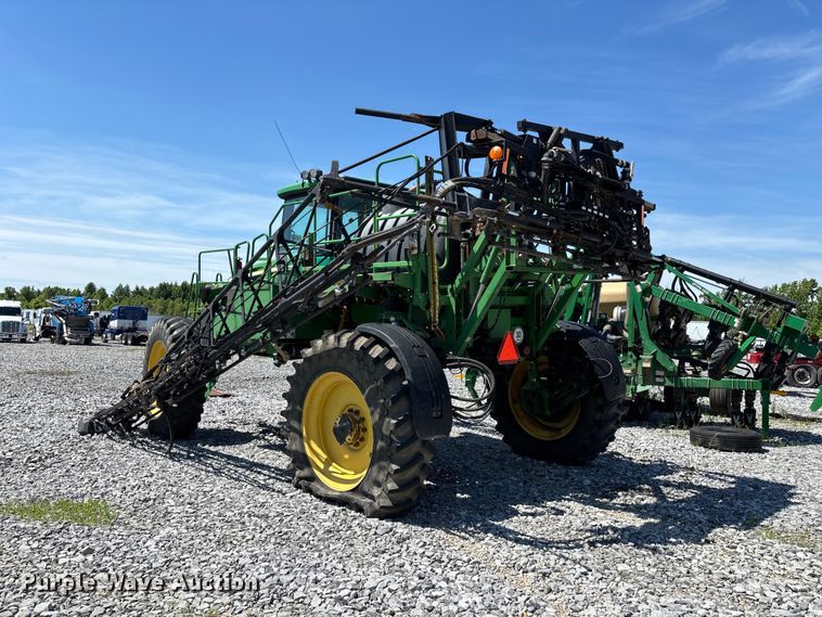 image for item YA3888 2009 John Deere 4730 sprayer