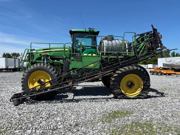 image for item YA3888 2009 John Deere 4730 sprayer
