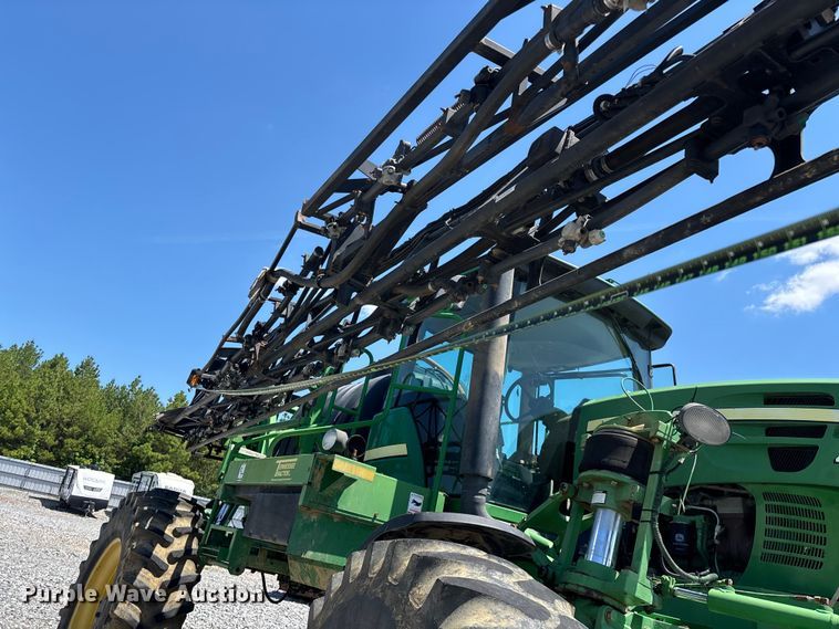 image for item YA3888 2009 John Deere 4730 sprayer