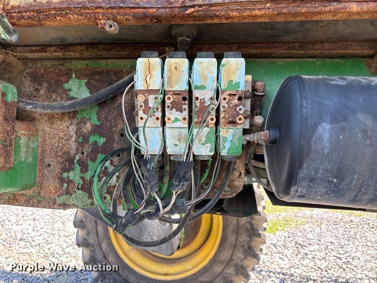 image for item YA3888 2009 John Deere 4730 sprayer