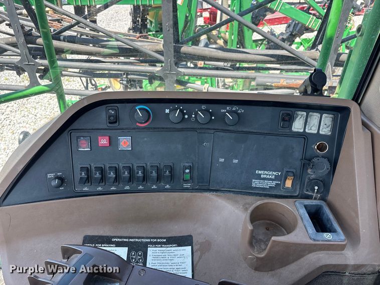 image for item YA3888 2009 John Deere 4730 sprayer