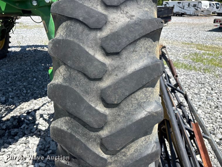 image for item YA3888 2009 John Deere 4730 sprayer
