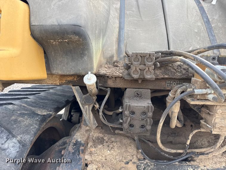 image for item YA3980 2002 Caterpillar Challenger 95E tractor