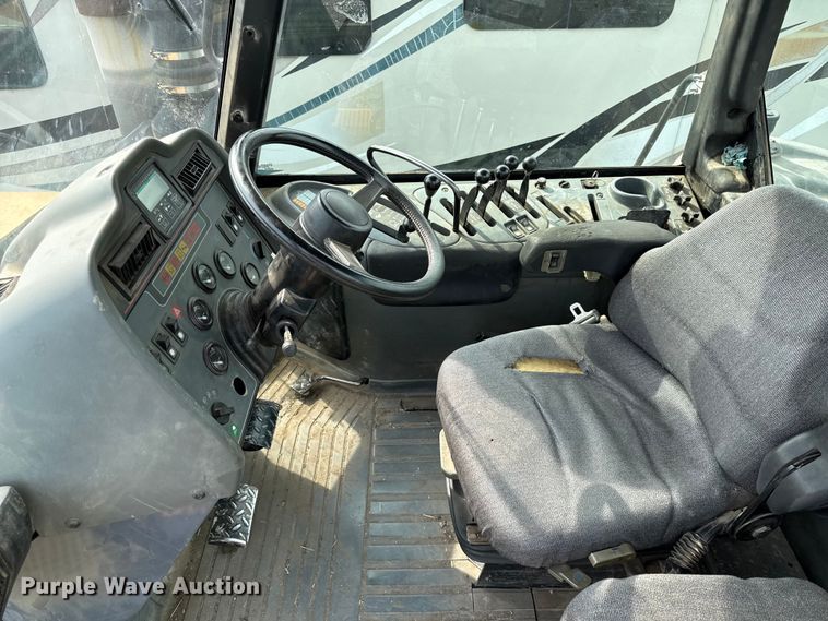 image for item YA3980 2002 Caterpillar Challenger 95E tractor