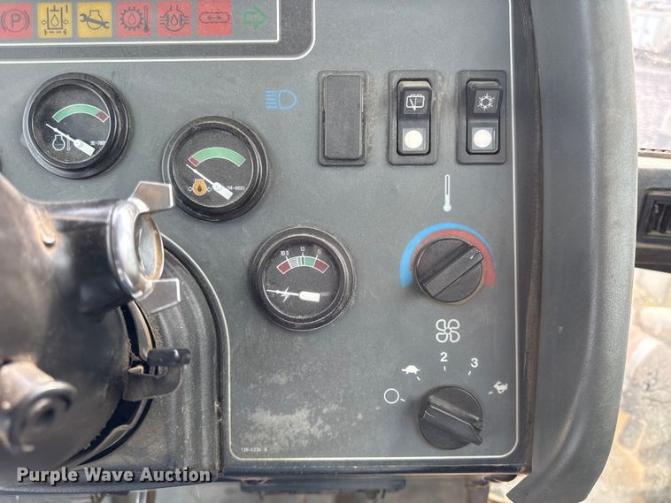image for item YA3980 2002 Caterpillar Challenger 95E tractor