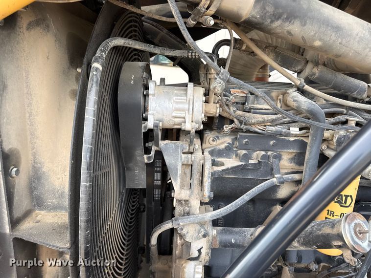 image for item YA3980 2002 Caterpillar Challenger 95E tractor