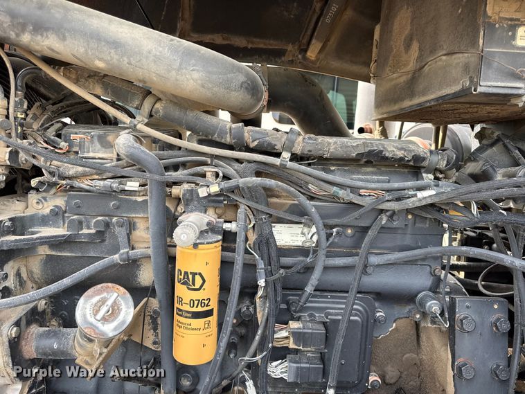 image for item YA3980 2002 Caterpillar Challenger 95E tractor