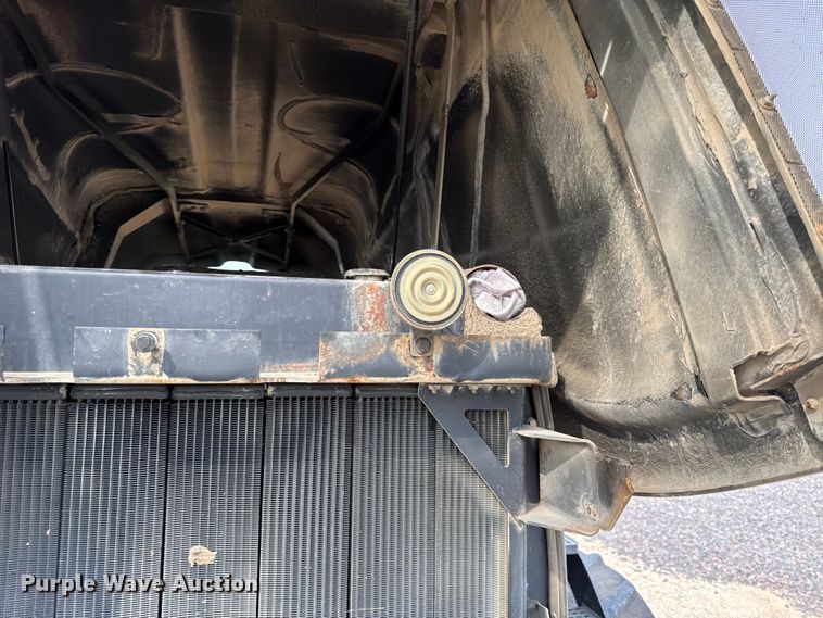 image for item YA3980 2002 Caterpillar Challenger 95E tractor