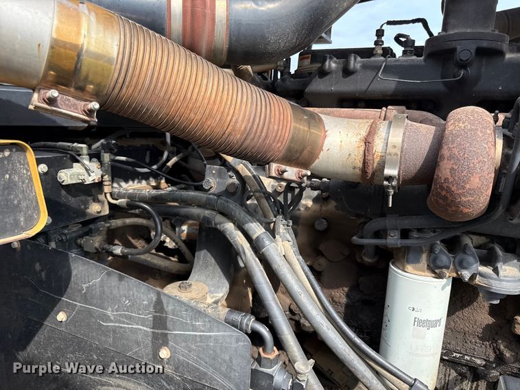 image for item YA3980 2002 Caterpillar Challenger 95E tractor